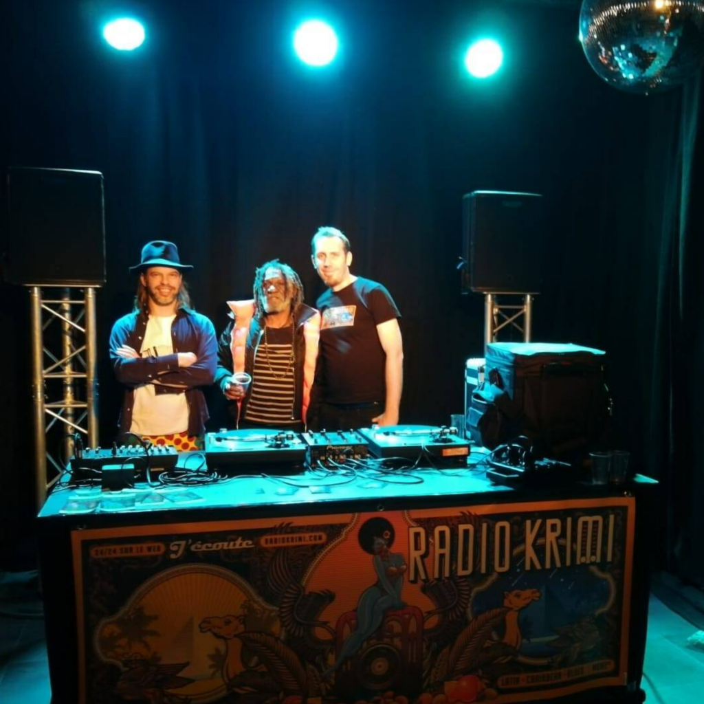 Avec FIXI & WINSTON MCANUFF BLACKVOICES