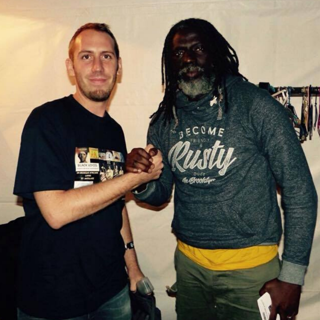BLACKVOICES  avec TIKEN JAH